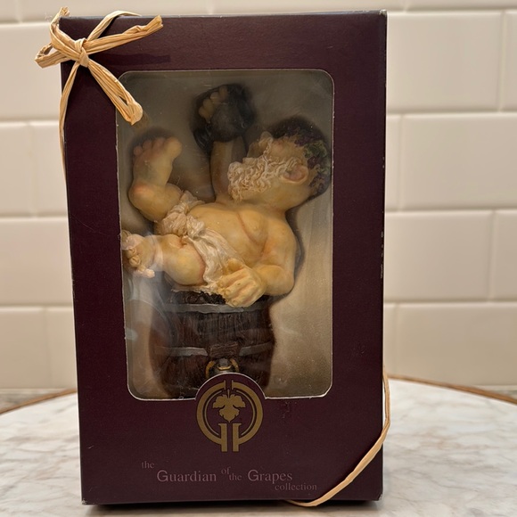 Guardian of the Grapes Collection Figurine Vintage - Picture 1 of 3